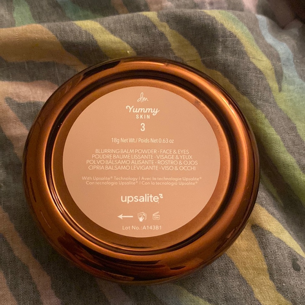 Blurring balm powder